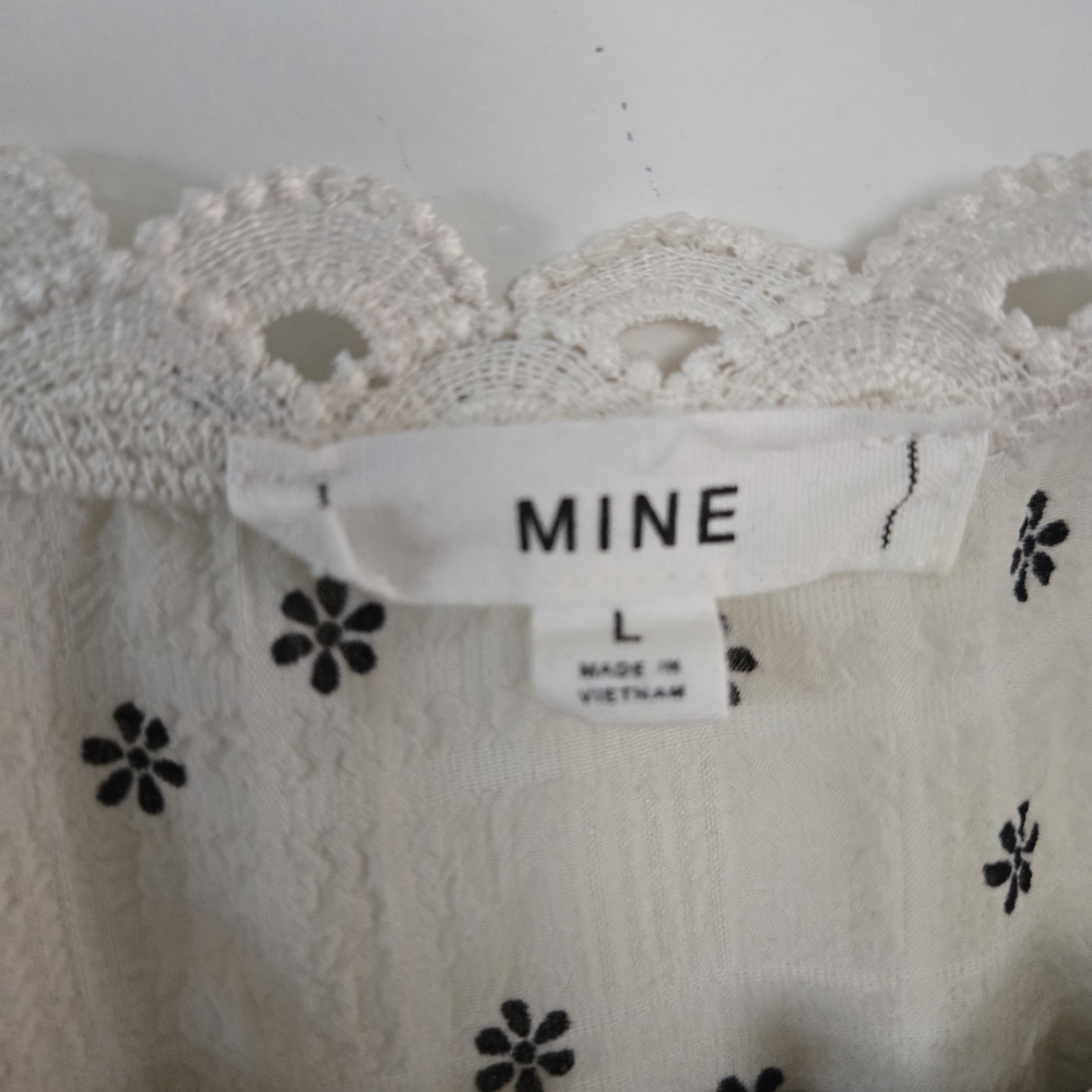Mine Cream and Black Floral Blouse - Picture 2 of 4